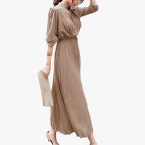 Elegant Brown Pleated Dress